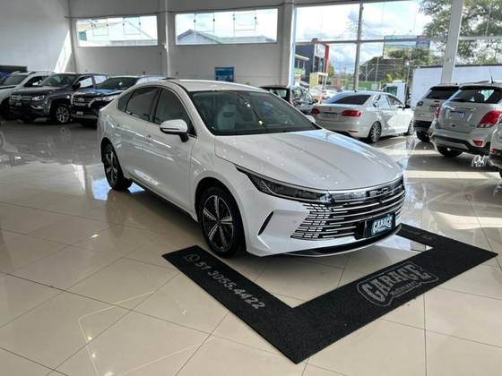 BYD KING 1.5 DM-I PHEV GS AUTOMÁTICO BYD KING 1.5 DM-I PHEV GS AUTOMÁTICO